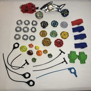 Large Beyblade Lot Bundle Tomy Hasbro Metal Fusion 40+ Pieces & Battle Stadium